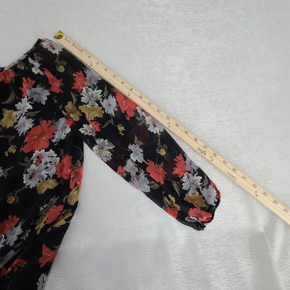 West Kei Stitch Fix ladies top black red floral Size Small Whimsigoth office - Picture 6 of 9
